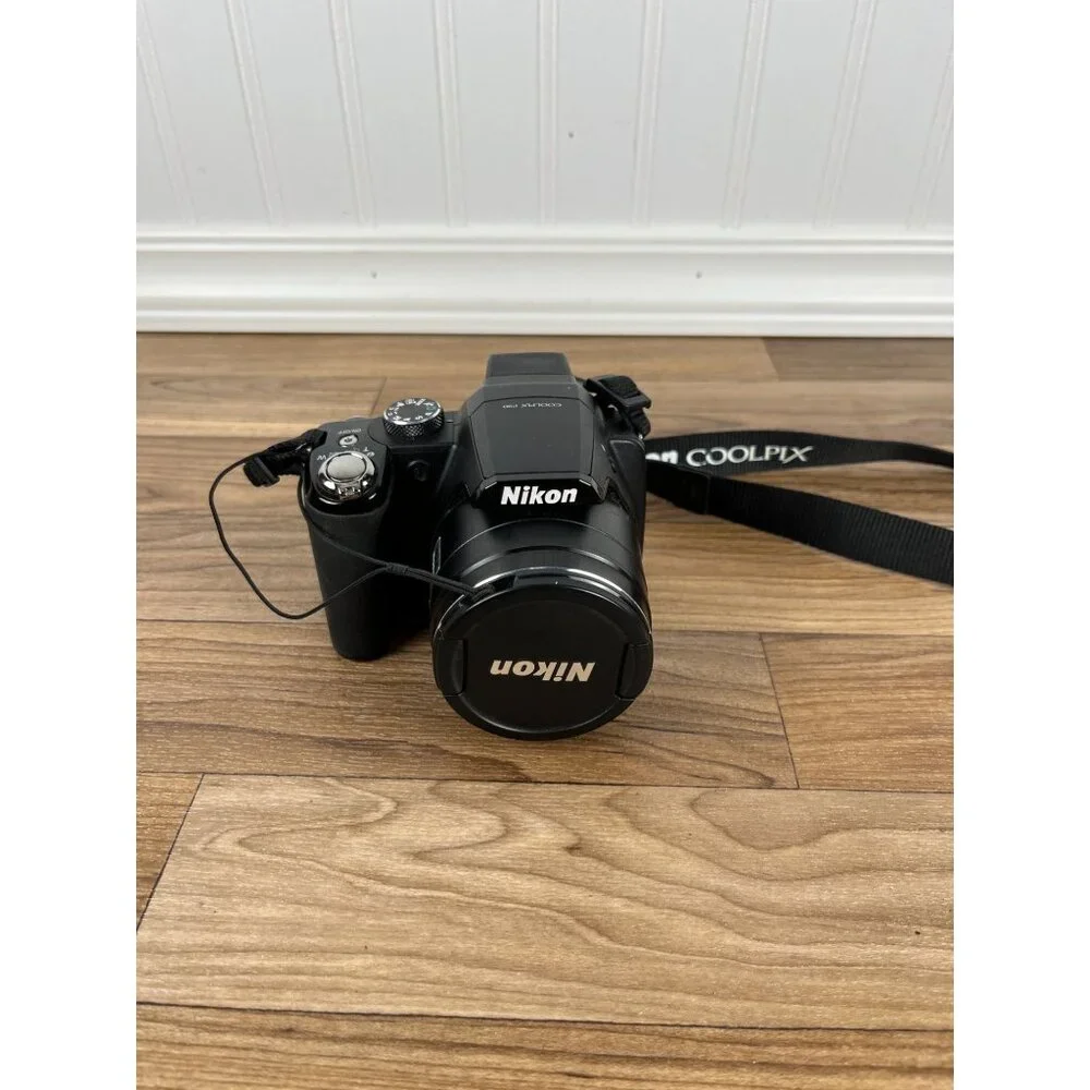 Nikon COOLPIX P90 12.1 MP Digital Camera (Tested) No Charger